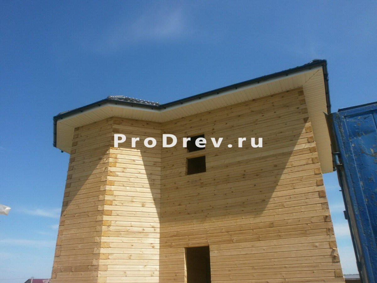 Двухэтажный дом 8 на 8 с вальмовой крышей в Самарской области