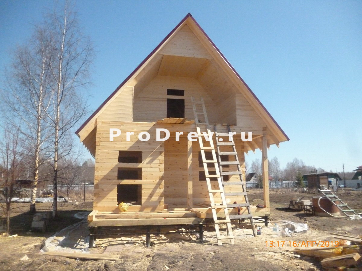 Дачный дом 6х8 из профилированного бруса с мансардой в Тверской области